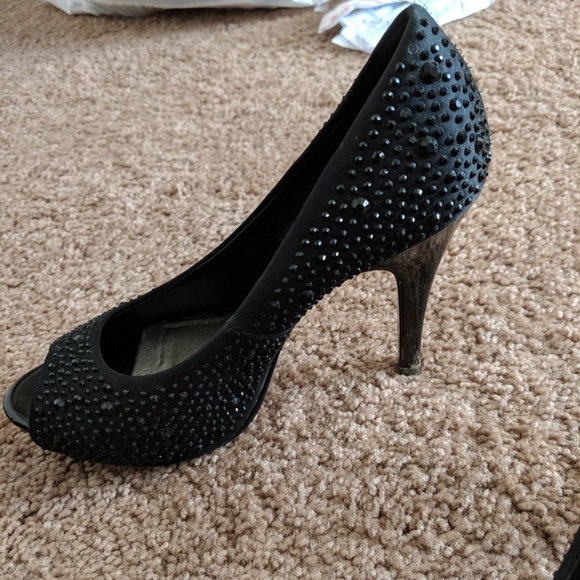 black heels - Picture 1 of 2